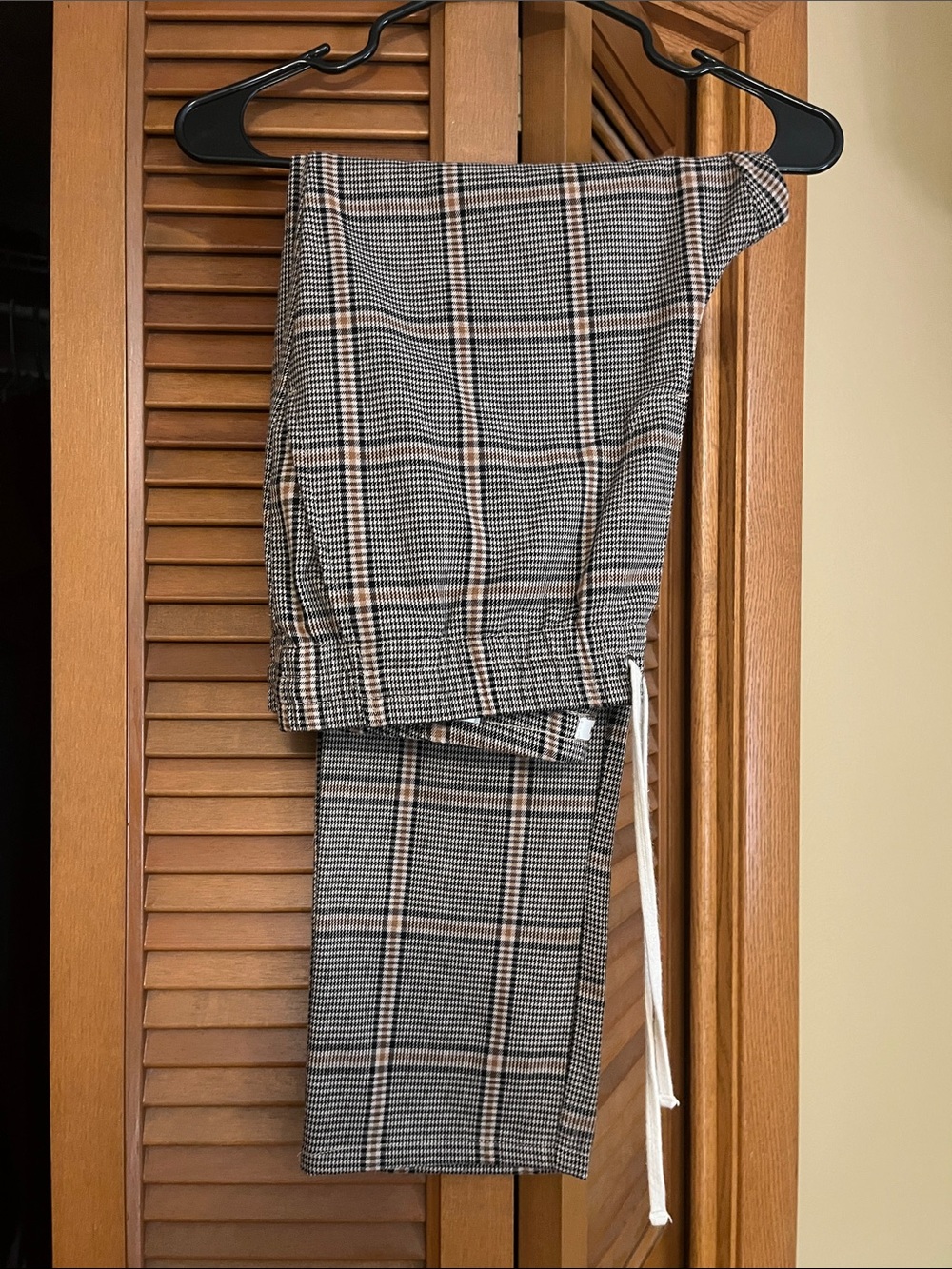 PacSun Slim Plaid Drawstring Pants in Brown and Black
